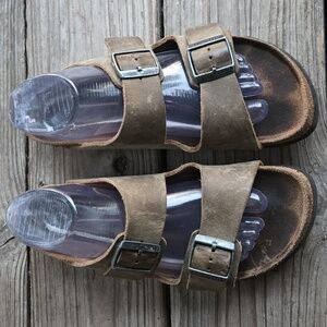Birkenstock Arizona Unisex Double Strap Buckle Slide On Sandal Taupe Tan